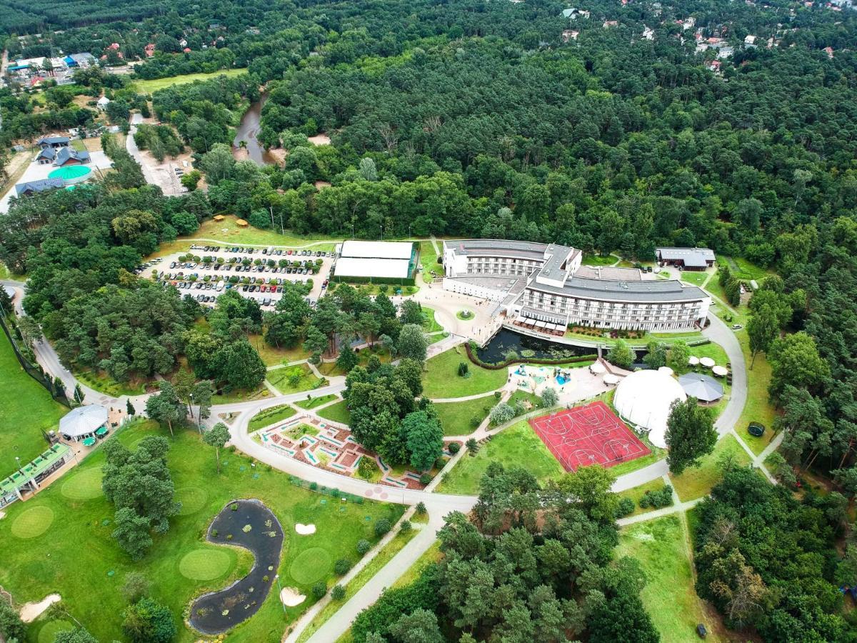 Holiday Inn Resort Warsaw Jozefow By Ihg Esterno foto
