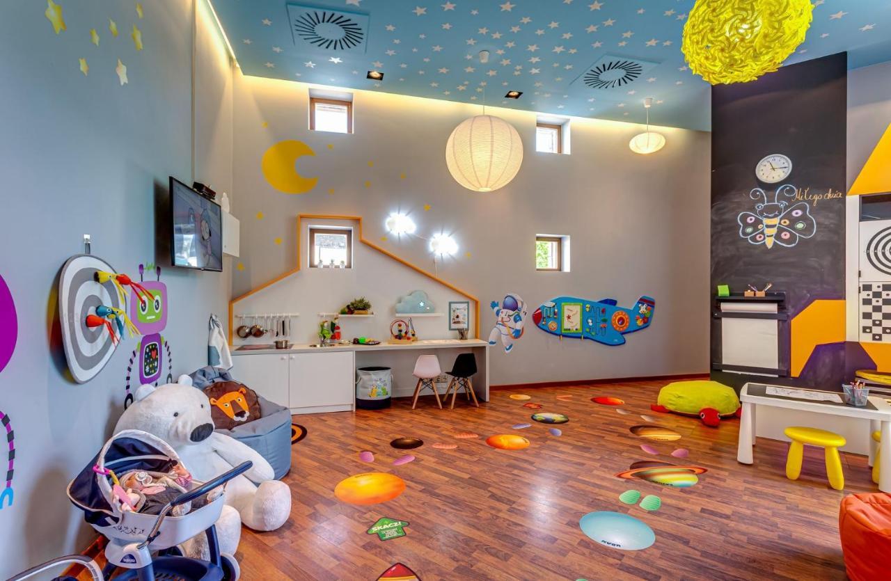 Holiday Inn Resort Warsaw Jozefow By Ihg Esterno foto