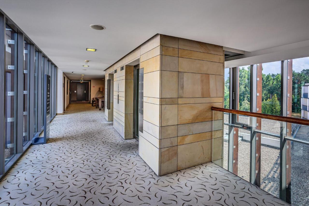 Holiday Inn Resort Warsaw Jozefow By Ihg Esterno foto