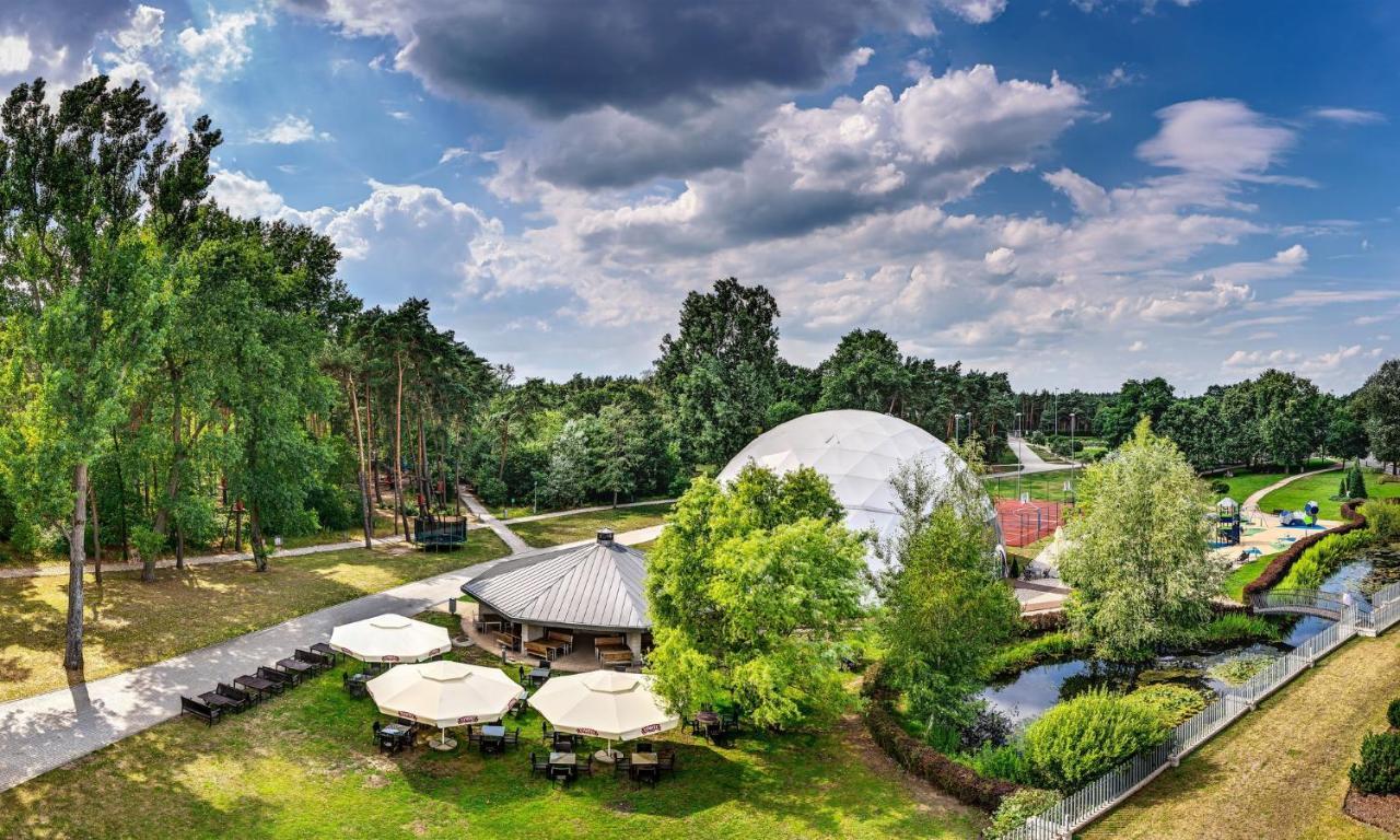 Holiday Inn Resort Warsaw Jozefow By Ihg Esterno foto