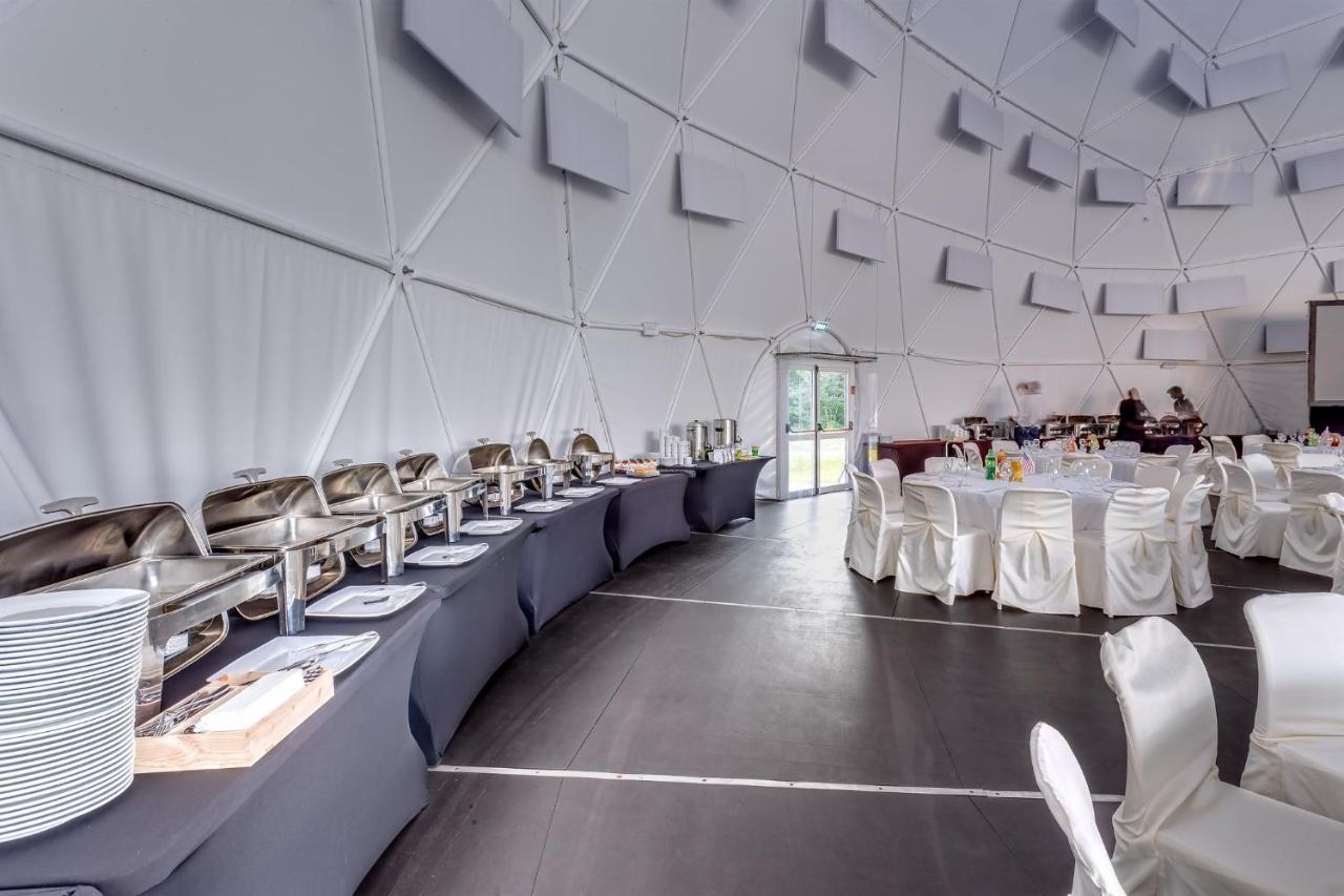 Holiday Inn Resort Warsaw Jozefow By Ihg Esterno foto
