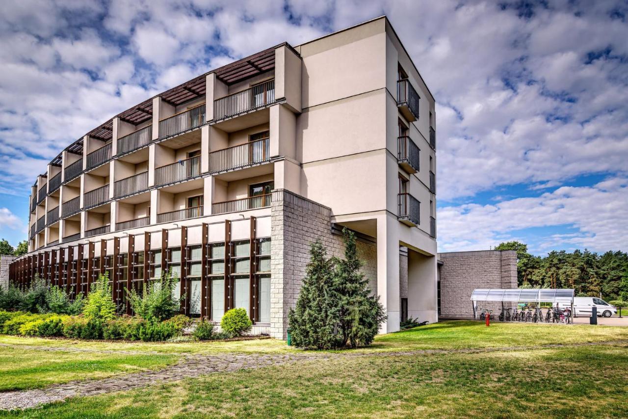 Holiday Inn Resort Warsaw Jozefow By Ihg Esterno foto