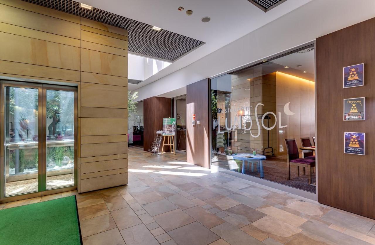Holiday Inn Resort Warsaw Jozefow By Ihg Esterno foto