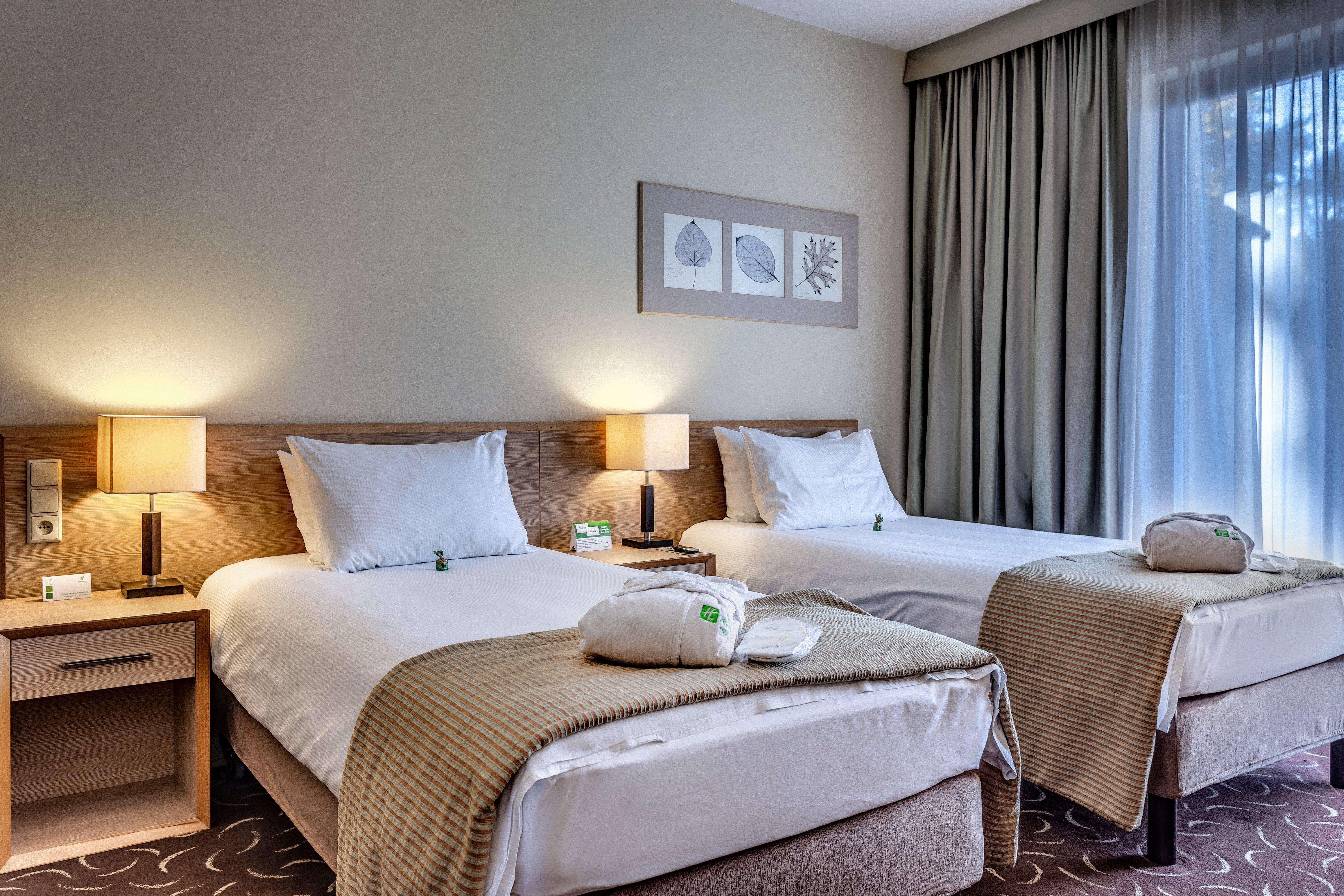 Holiday Inn Resort Warsaw Jozefow By Ihg Esterno foto