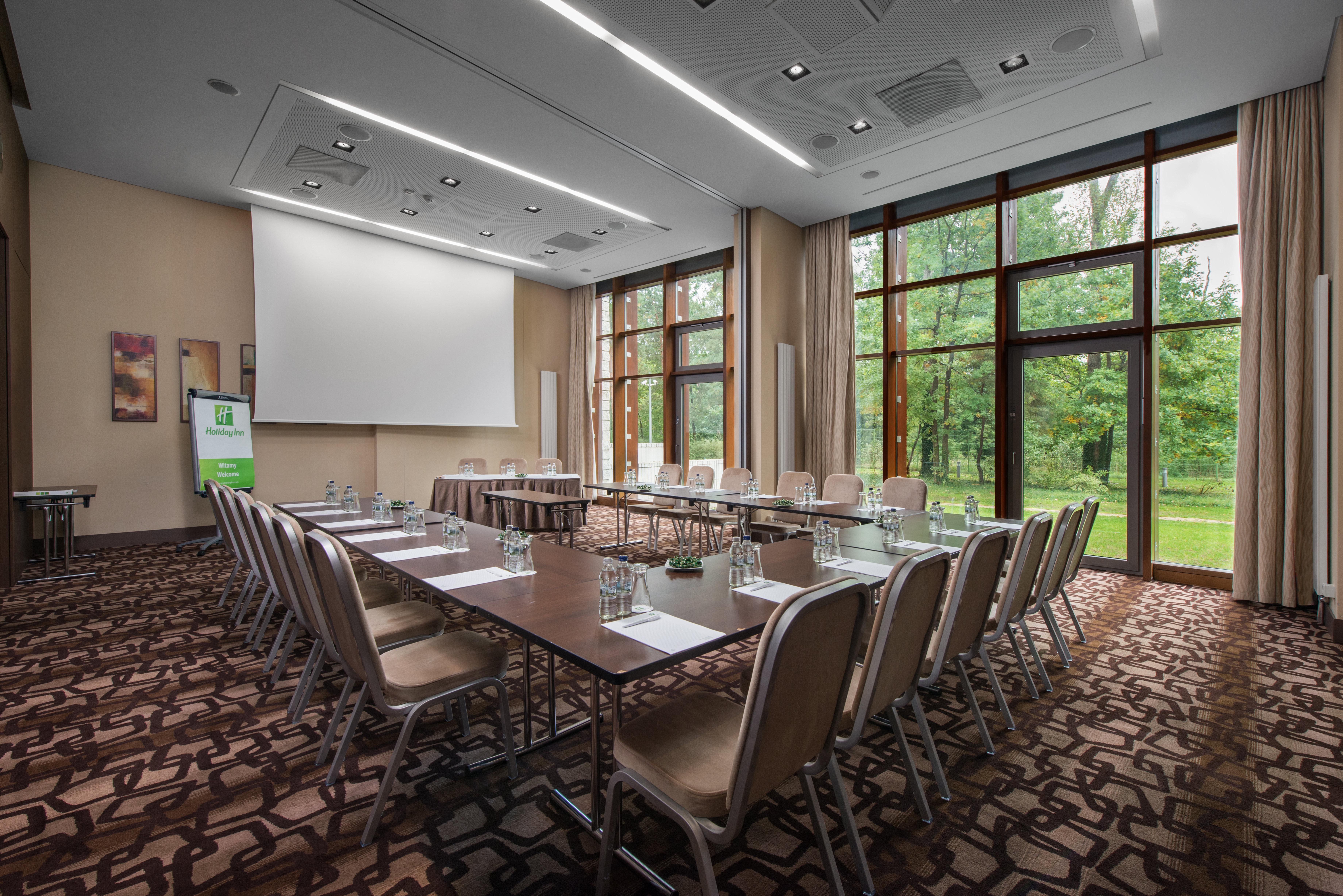 Holiday Inn Resort Warsaw Jozefow By Ihg Esterno foto